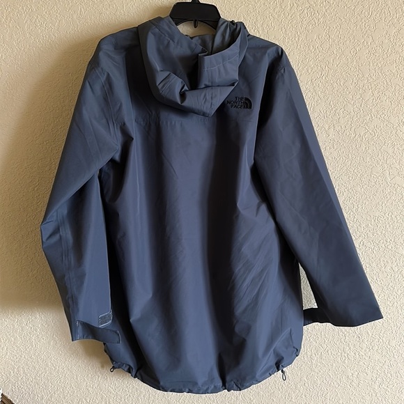 North face gray long rain jacket women’s size medium - Picture 3 of 3